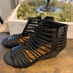 a.n.a Womens Montreal Wedge Sandals gladiator style black color size 6